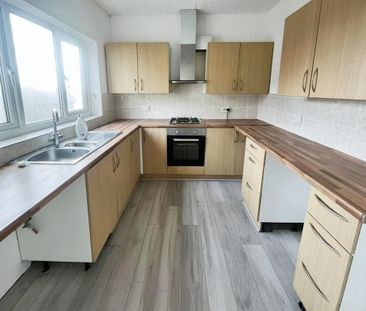 4 bedroom apartment to rent - Photo 4