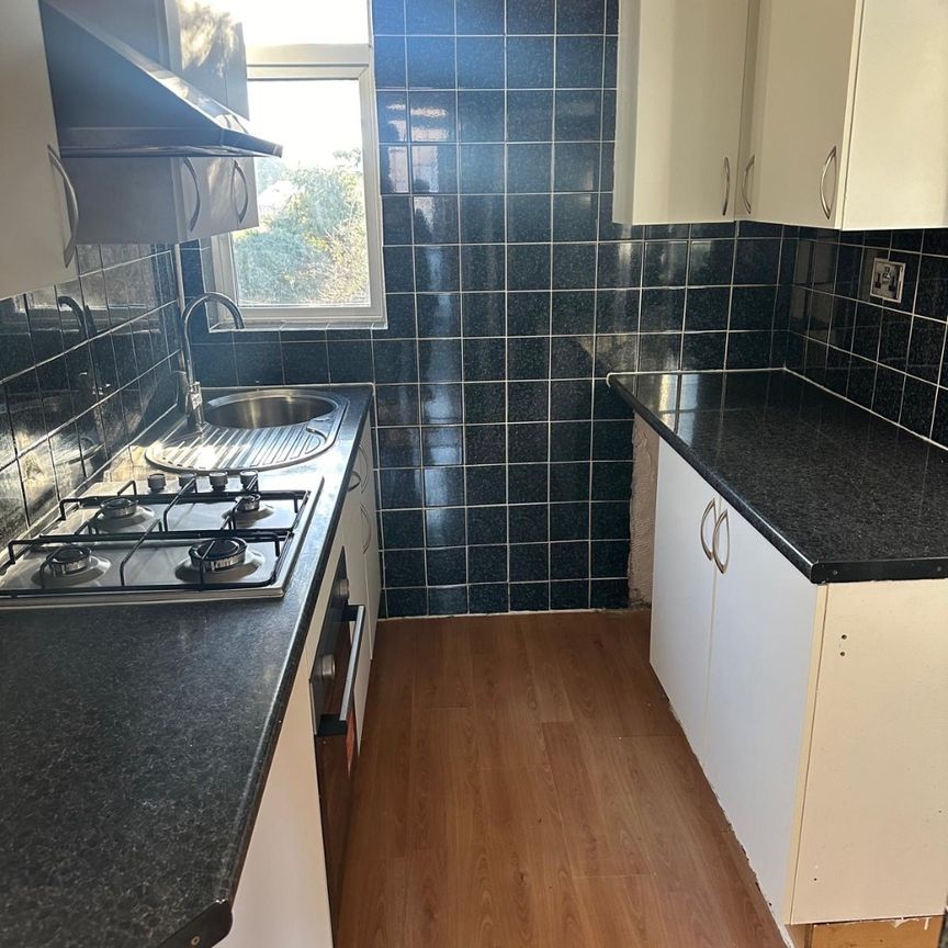 3 bed end of terrace house to rent in Filmer Road, Luton, LU4 - Photo 1