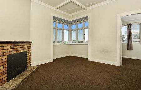 Lovely 3 Bedroom Home - Photo 2