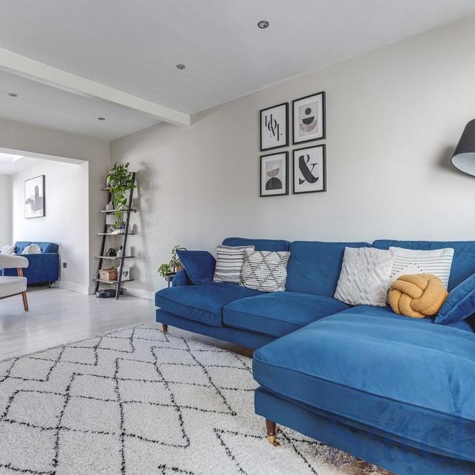 3 bedroom semi-detached house to rent - Photo 1