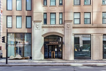 950 Rue Saint-Antoine O, Montréal, QC - Photo 4