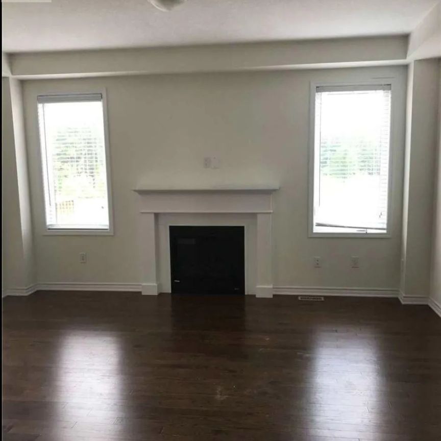 320 SHADY GLEN CRESCENT - Photo 1