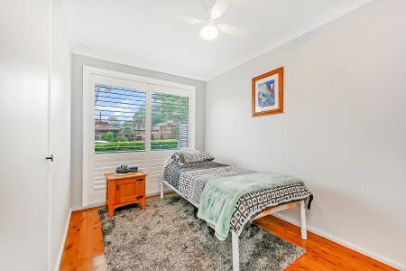 “Well kept & spacious 4 bedroom home” - Photo 3