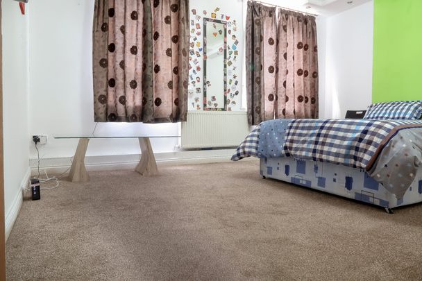 RM3 Saltwell Street | Poplar | London | E14 0DH - Photo 1