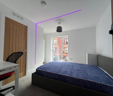 4 bedroom flat to rent - Photo 6