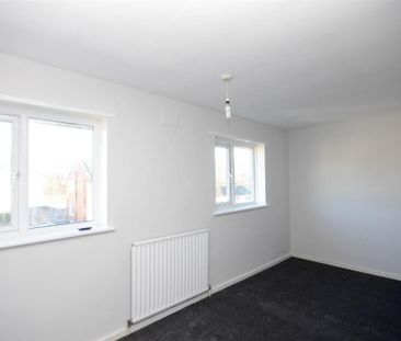 2 bedroom semi-detached house to rent - Photo 4