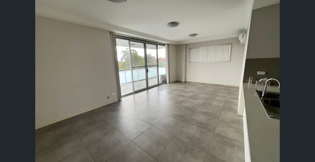 View Wednesday at 4.20pm - 4.35pm - Photo 1