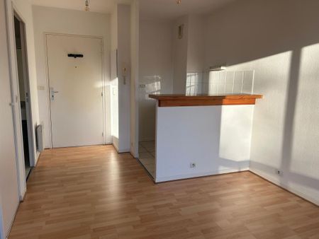 Location Appartement 2 pièces 32m² MONT DE MARSAN 40000 - Photo 2