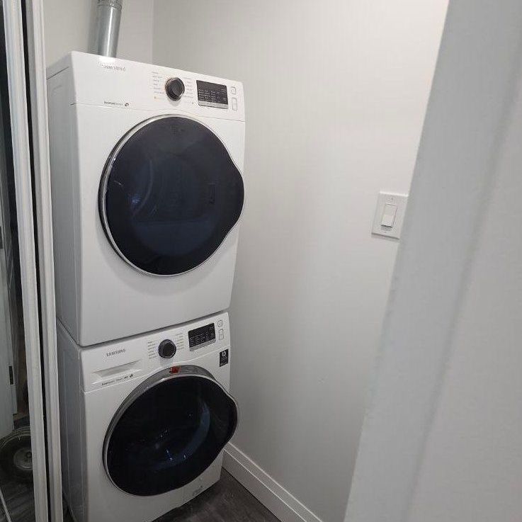 For Lease - 1 Huron Court, Aurora, Ontario - Photo 1