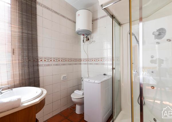 Cozy apartment right by the Barceloneta beach