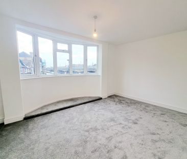 The Broadway, NW7 3LN, Mill Hill - Photo 1