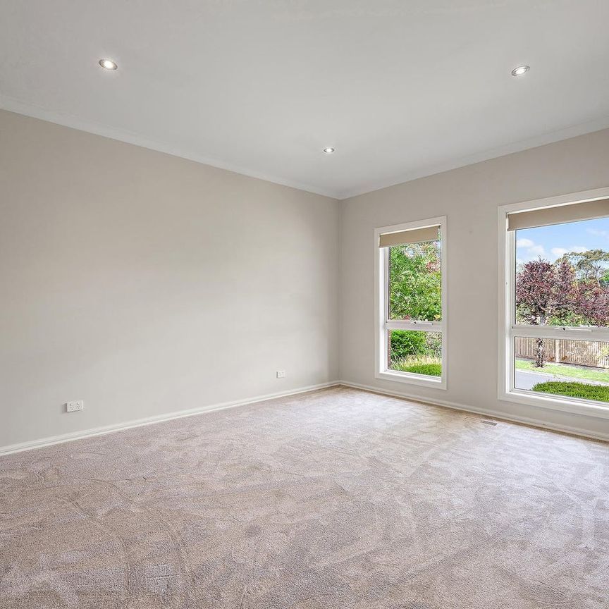 “Don’t Miss Out – Well-Presented Home Ready for You Now!” - Photo 1