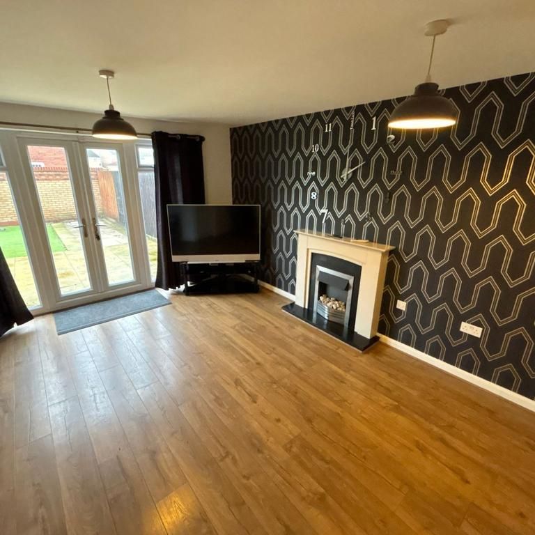 2 bedroom semi-detached house to rent - Photo 1