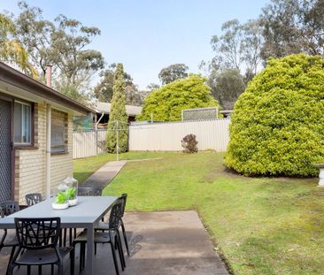 Charming Family Villa in the Heart of Blackwood - Photo 4