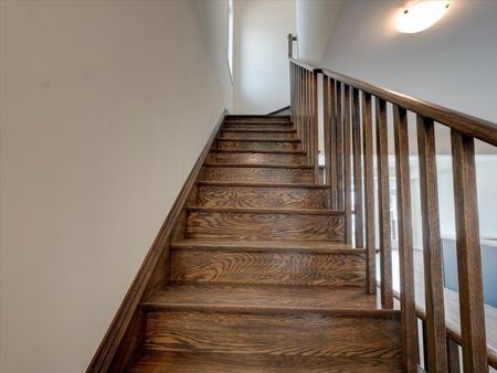 For Lease - 22 Griffith Street, Aurora, Ontario - Photo 3