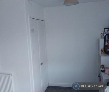 2 bedroom semi-detached house to rent - Photo 6