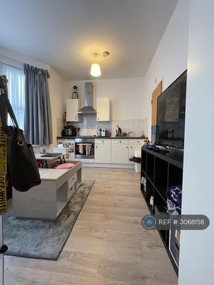 Studio to rent - Photo 1