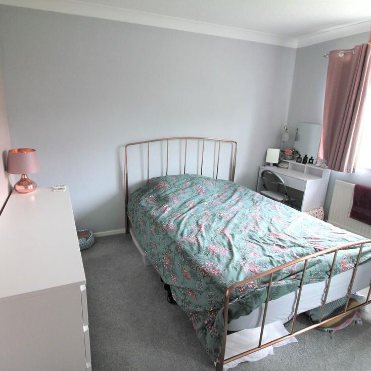 2 bedroom semi-detached bungalow to rent - Photo 1