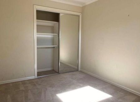 Three Bedroom Townhouse Newport- Garage not available to this property - Photo 3