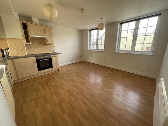 3 bedroom flat to rent - Photo 1