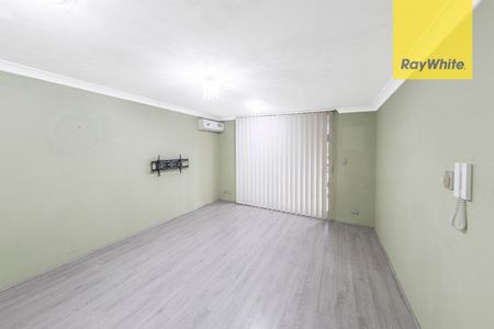 PRIME LOCATION / UPDATED TWO BEDROOM APARTMENT IN CONVENIENT RIVERBANK LIVING - Photo 2