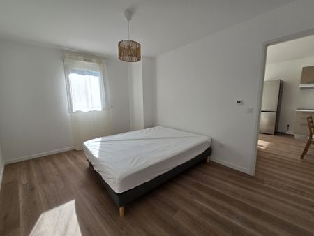 Location Appartement 3 pièces 79m² TALENCE 33400 - Photo 5