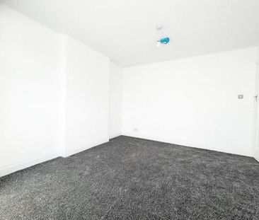 2 bedroom maisonette to rent - Photo 2