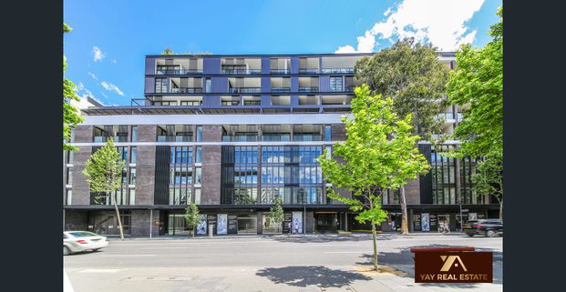 Luxury Three-Bedroom Apartment in NewLife Darling Harbour – Prime Location! - Photo 1