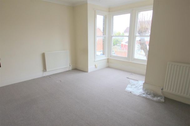 College Avenue, Gillingham, Kent - Photo 1