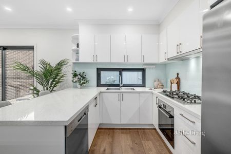 2/14 Stanley Grove, Blackburn - Photo 3