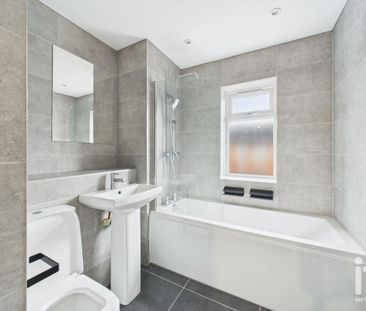 3 bedroom mews to rent - Photo 6