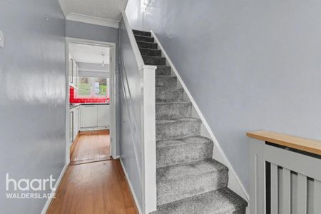 3 bedroom semi-detached house to rent - Photo 4