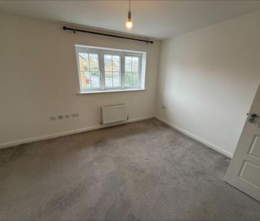 4 bedroom detached house to rent - Photo 2