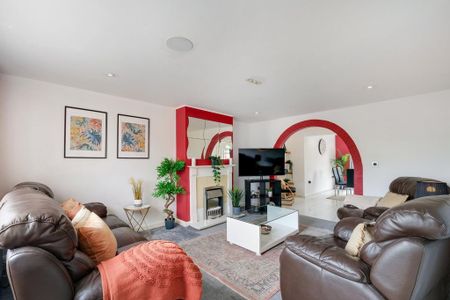 5 bedroom semi-detached house to rent - Photo 2