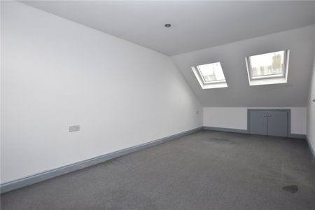 Whitehorse Lane, London, SE25 - Photo 3