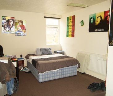 Huge 5 Bedroom DUPLEX to rent on Kedleston Road, Derby! - Photo 3