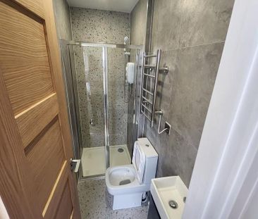 6 bedroom detached house to rent - Photo 5