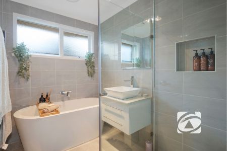 MODERN AND COMFORTABLE HOME - Photo 4