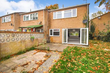 2 bedroom end of terrace house to rent - Photo 2