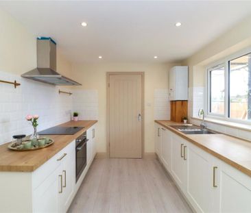 4 bedroom semi-detached house to rent - Photo 6