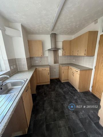 3 bedroom maisonette to rent - Photo 5