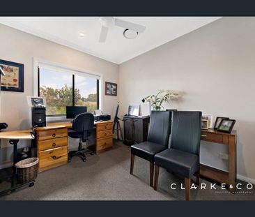 CONTEMPORARY LIVING WITH LOW-MAINTENANCE EASE! - Photo 5