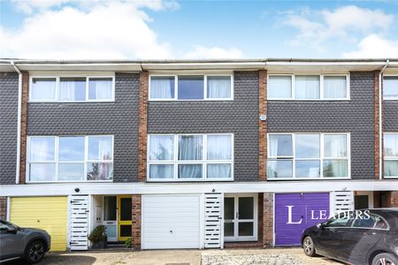4 bedroom house to rent Westgate Road, BR3 - Photo 2