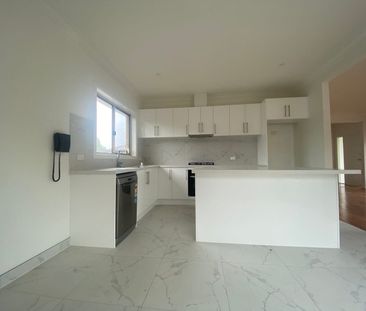 Prime Location in the Heart of Lalor - Photo 6