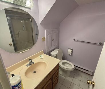 For Lease - 38 Lake Avenue, Richmond Hill, Ontario - Photo 3