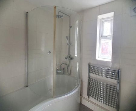 2 bedroom semi-detached house to rent - Photo 5