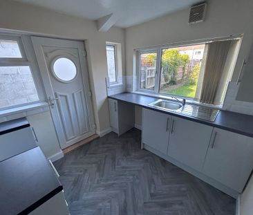 3 bedroom terraced house to rent - Photo 2