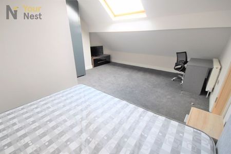 Room 5, Rosemont Road, Bramley, Leeds, LS13 3PP. - Photo 2