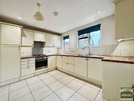 Ramsden Square, Cambridge - Photo 2