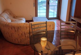 Apartamento T0+1 junto ao Centro Comercial Glicínias